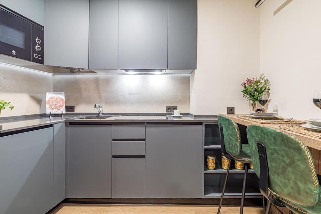 Apartamento Reformado Y Tranquilo Junto A Gran Via Мадрид Экстерьер фото